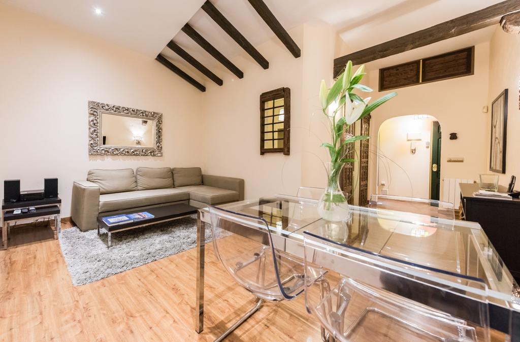 Appartamento Downtown Jacuzzi Madrid Esterno foto