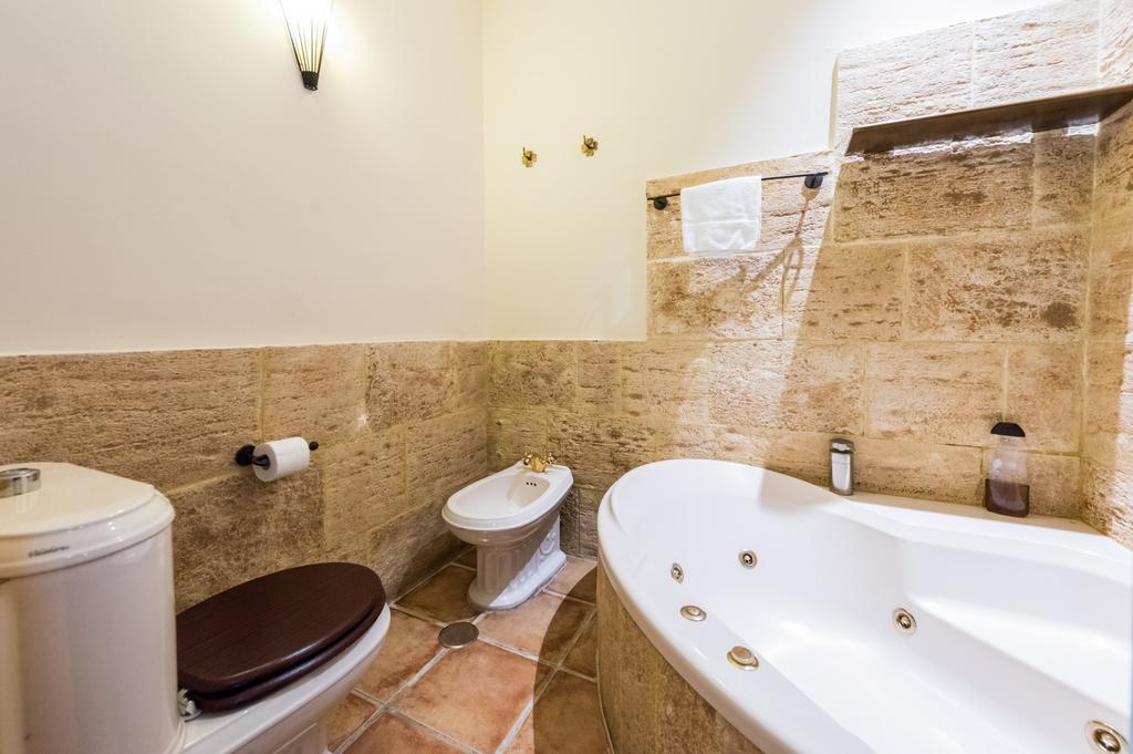 Appartamento Downtown Jacuzzi Madrid Esterno foto