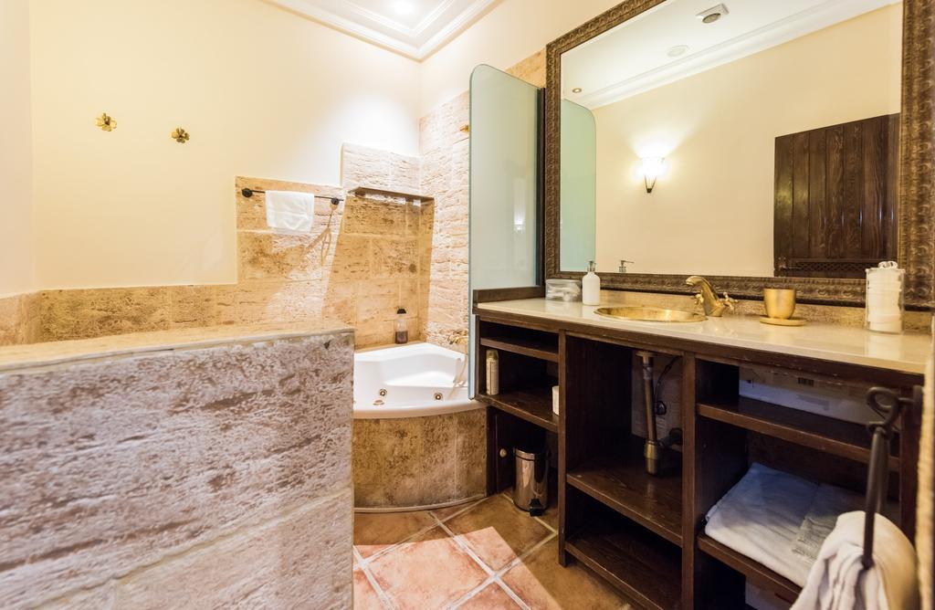 Appartamento Downtown Jacuzzi Madrid Esterno foto